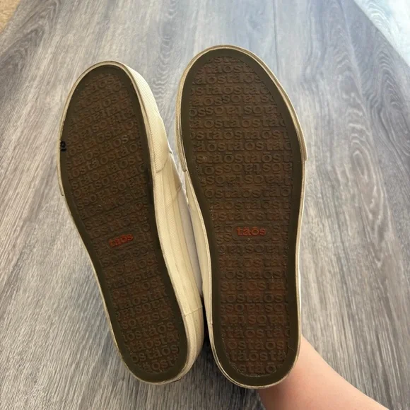 Taos Top Soul High-Top Sneakers - Picture 9 of 9